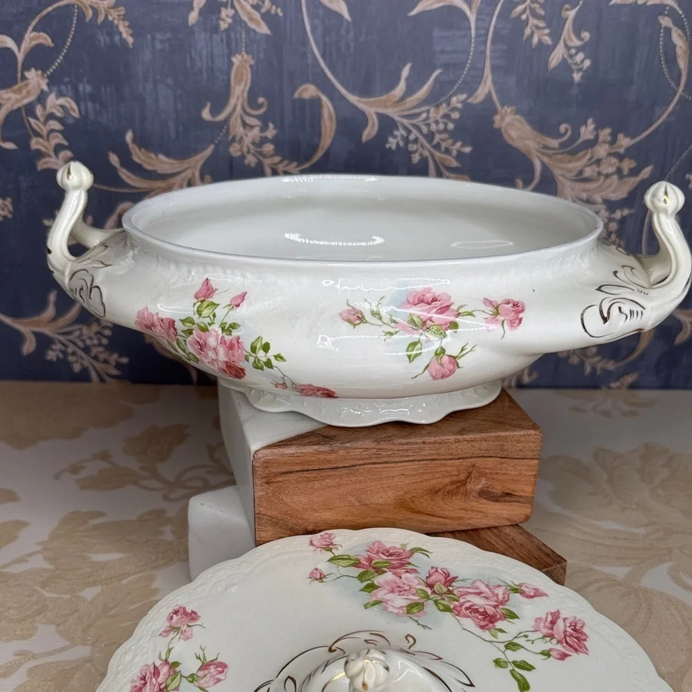 Antique Johnson Brothers England Oval Covered Floral Dish Gold Trim